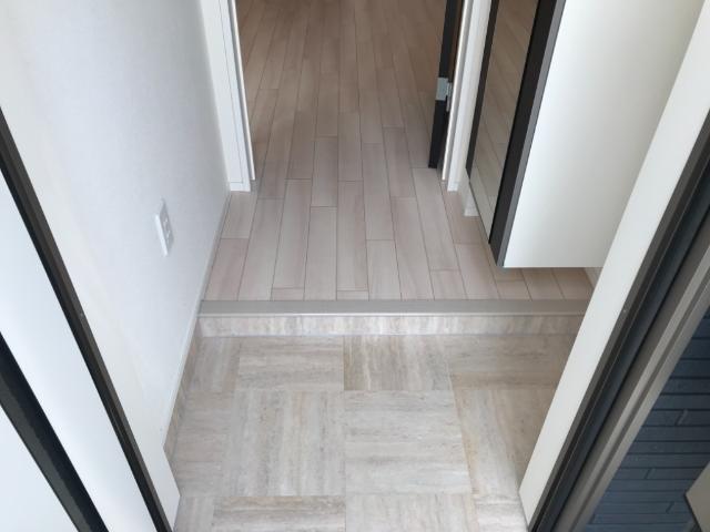 グランドゥール　エス 玄関