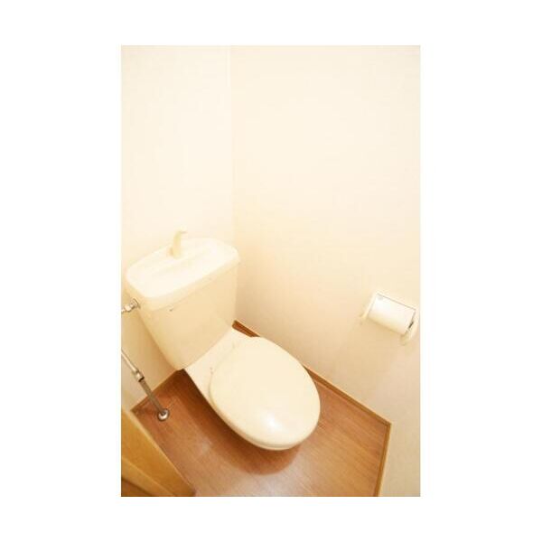 ケインズ・コート302号室 トイレ