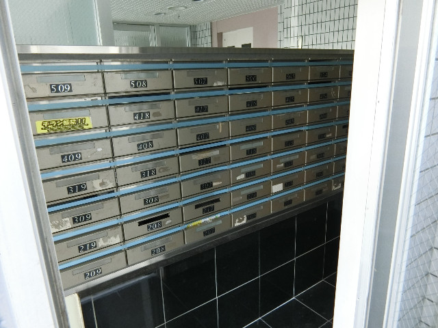 イーストアベニュー3階 ポスト