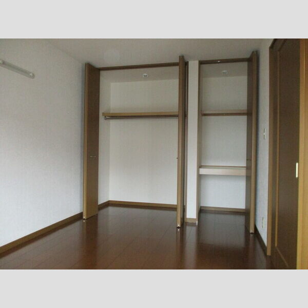 ヴェルドミール　壱番館101号室 収納