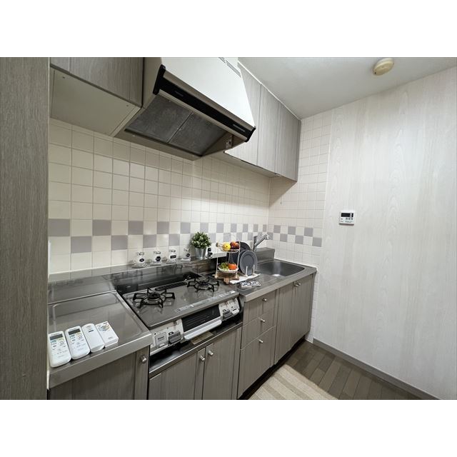 ヴィルヌーブ(Ville Neuve) 2口コンロ設置のキッチン