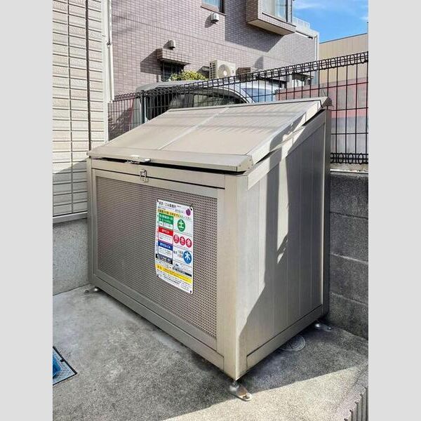 セリジェブラン赤塚新町102号室 ゴミストッカー