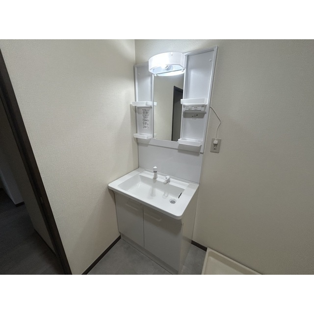 グランデュール瀬戸岡203号室 内観