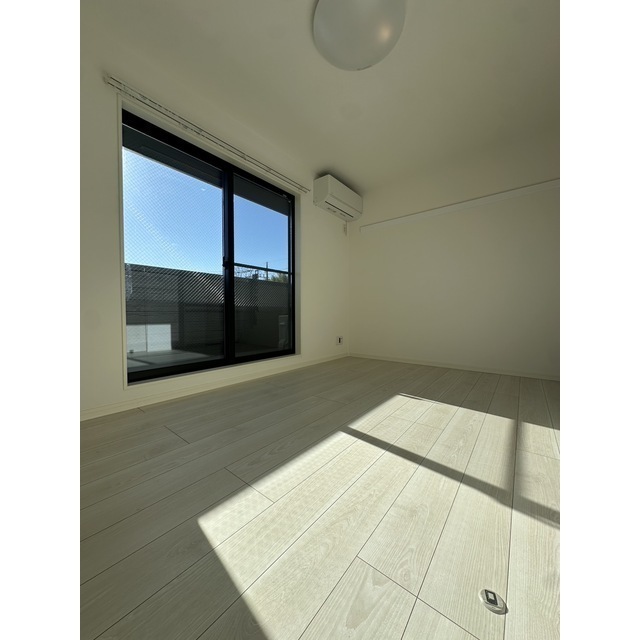 エクセラン中浦和203号室 リビング