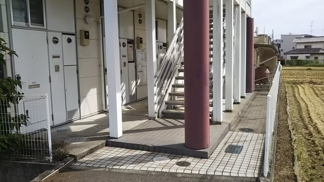 レオパレスパストラル 外観