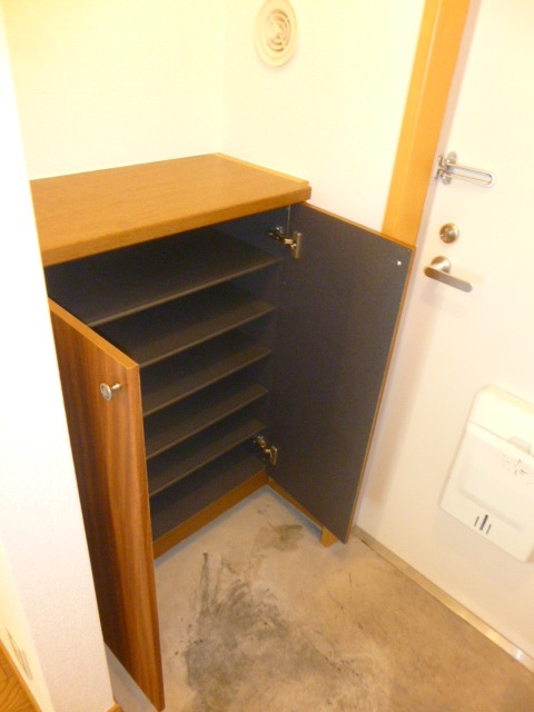 グリーンヒル保土ヶ谷2階 玄関