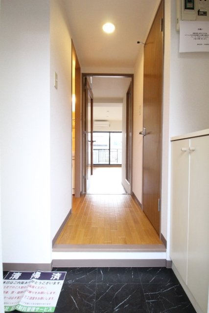 ヴィブレ梶ヶ谷2階 玄関