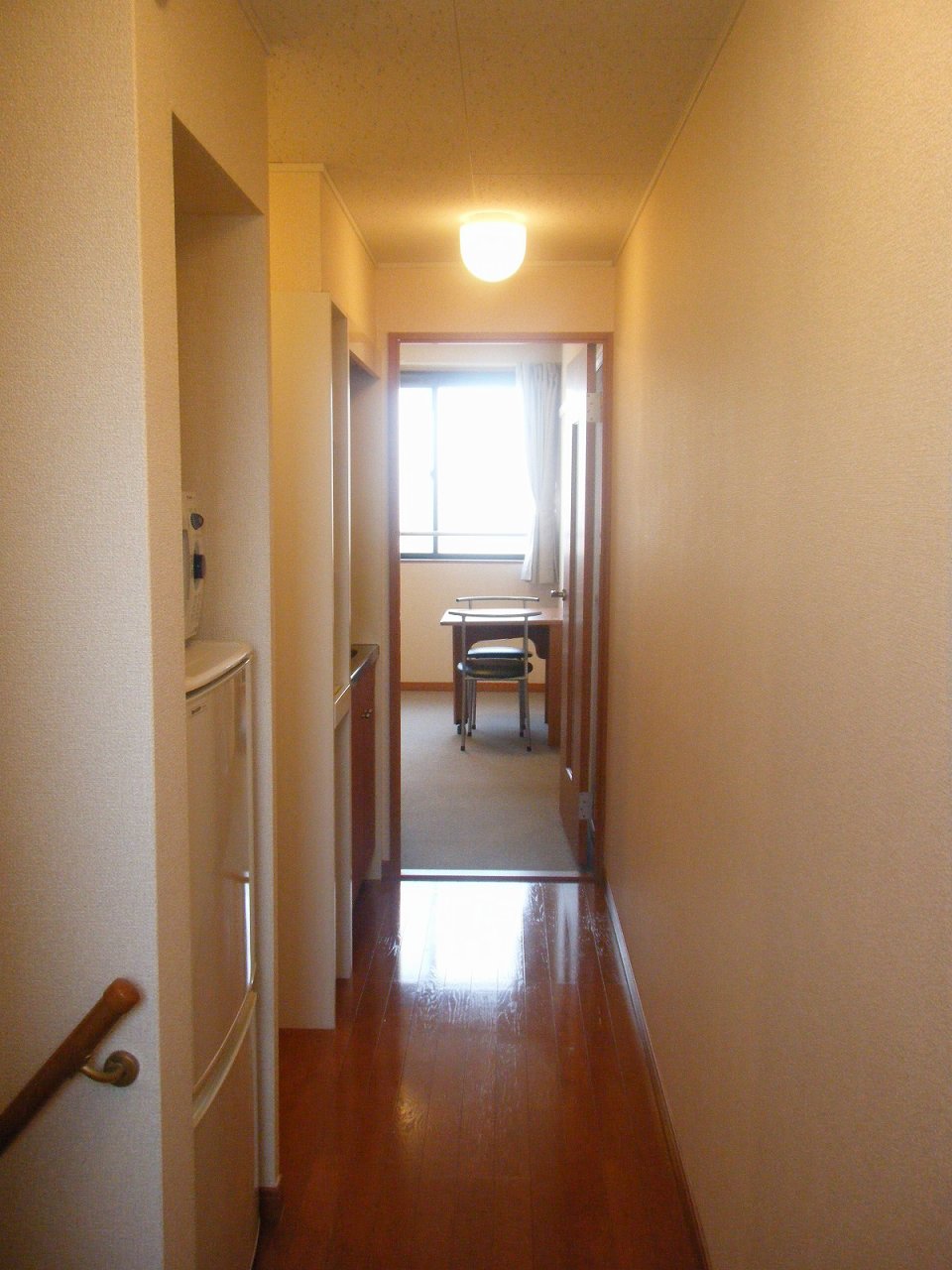 レオパレスＳＡＫＵＲＡ207号室 玄関