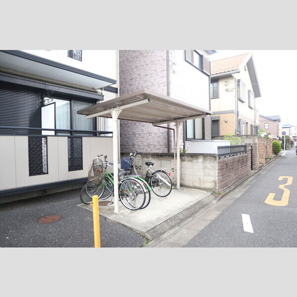 セジュール千 駐輪場