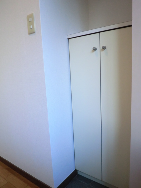 グランディオール白楽0207号室 玄関