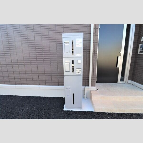 roi del'ours　Ⅵ 宅配ボックス