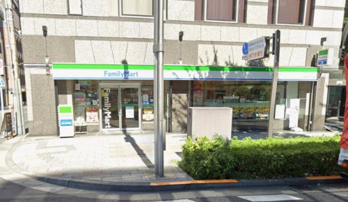 モアクレスト築地 【コンビニエンスストア】ファミリーマート 築地六丁目店まで63ｍ