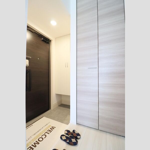 ホワイトヴィラ101号室 玄関