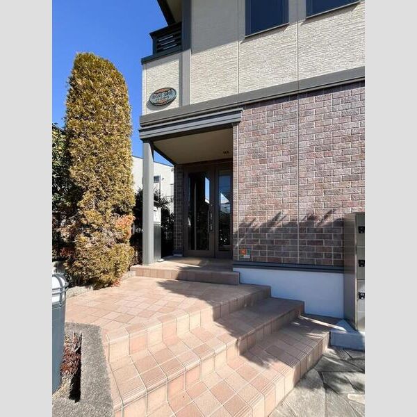 シャインローズ206号室 エントランス