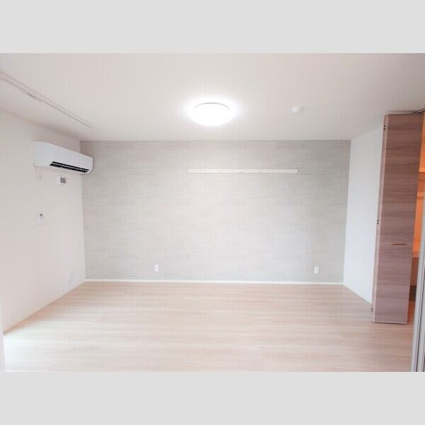 セジュール師岡町301号室 洋室6.4帖