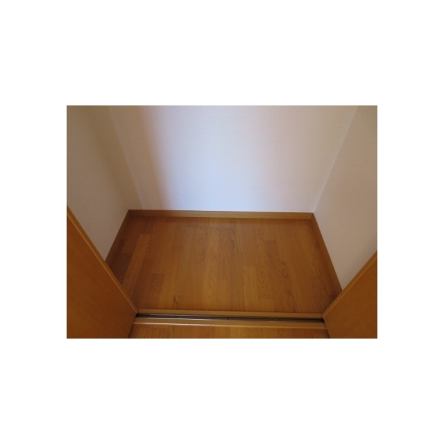 アンプルール クラージュ堀内 内観