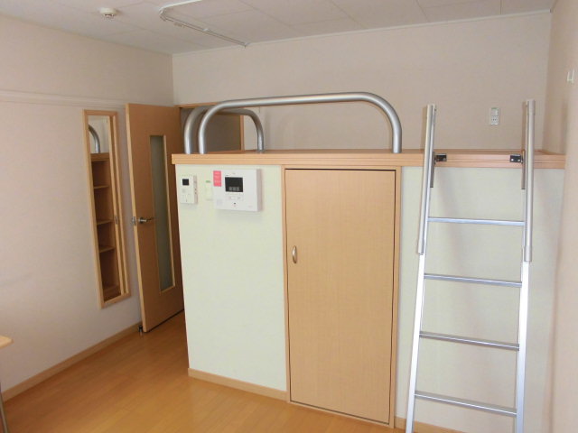 レオネクスト本城第二108号室 リビング