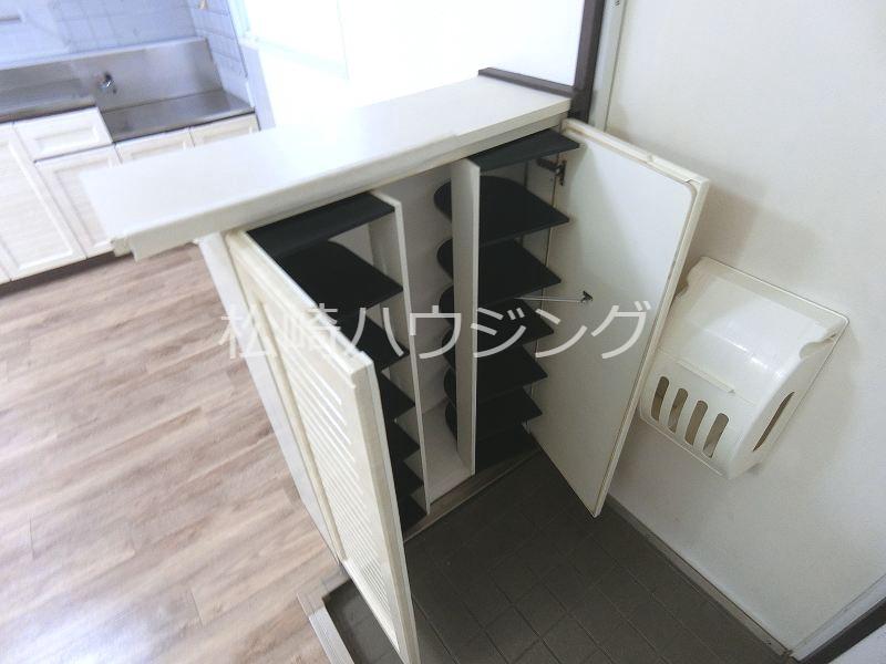 メゾン・ド・ファミール 玄関