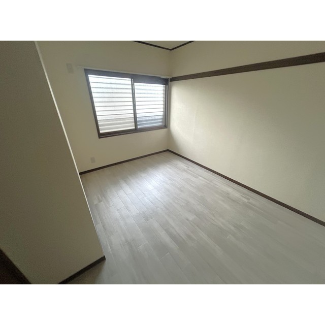 グランデュール瀬戸岡203号室 内観