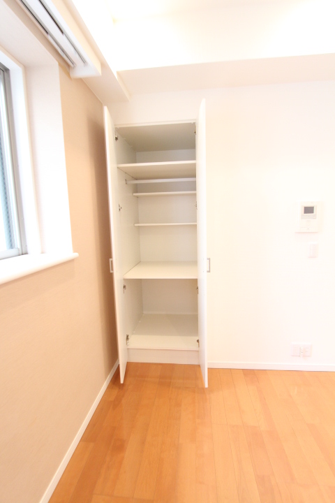 プライムアーバン池袋 寝室収納