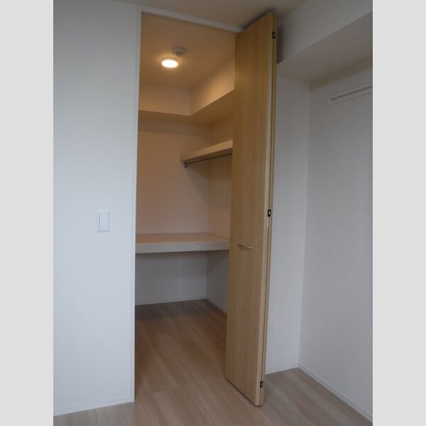 ラテル203号室 ウォークインクローゼット