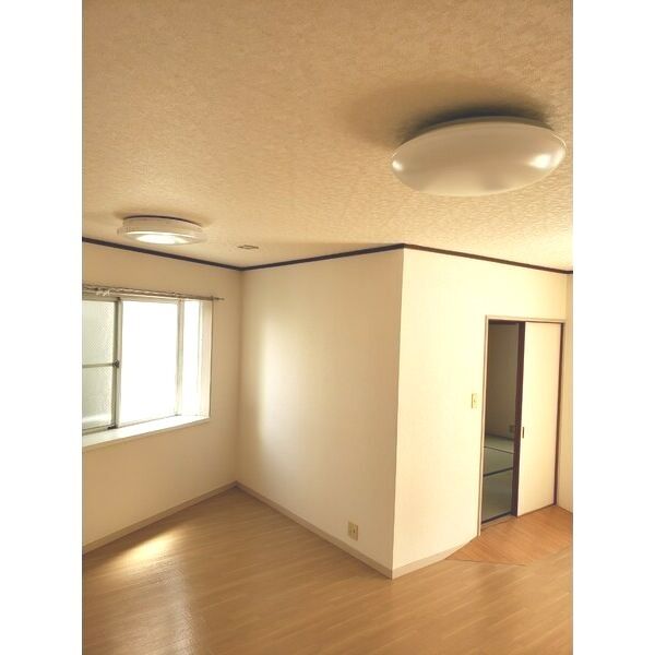 ブルーメ花畑73 リビング