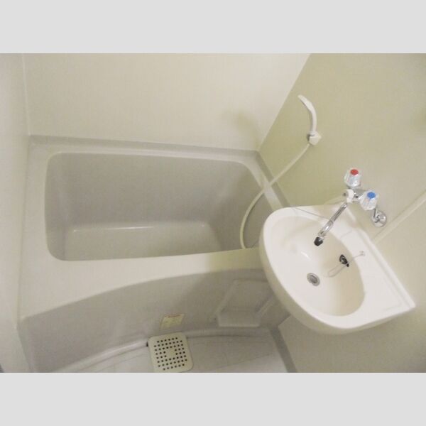 ドルフ北烏山　C C202号室　浴室