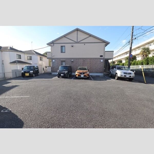 コモド八ヶ崎　A・B 駐車場