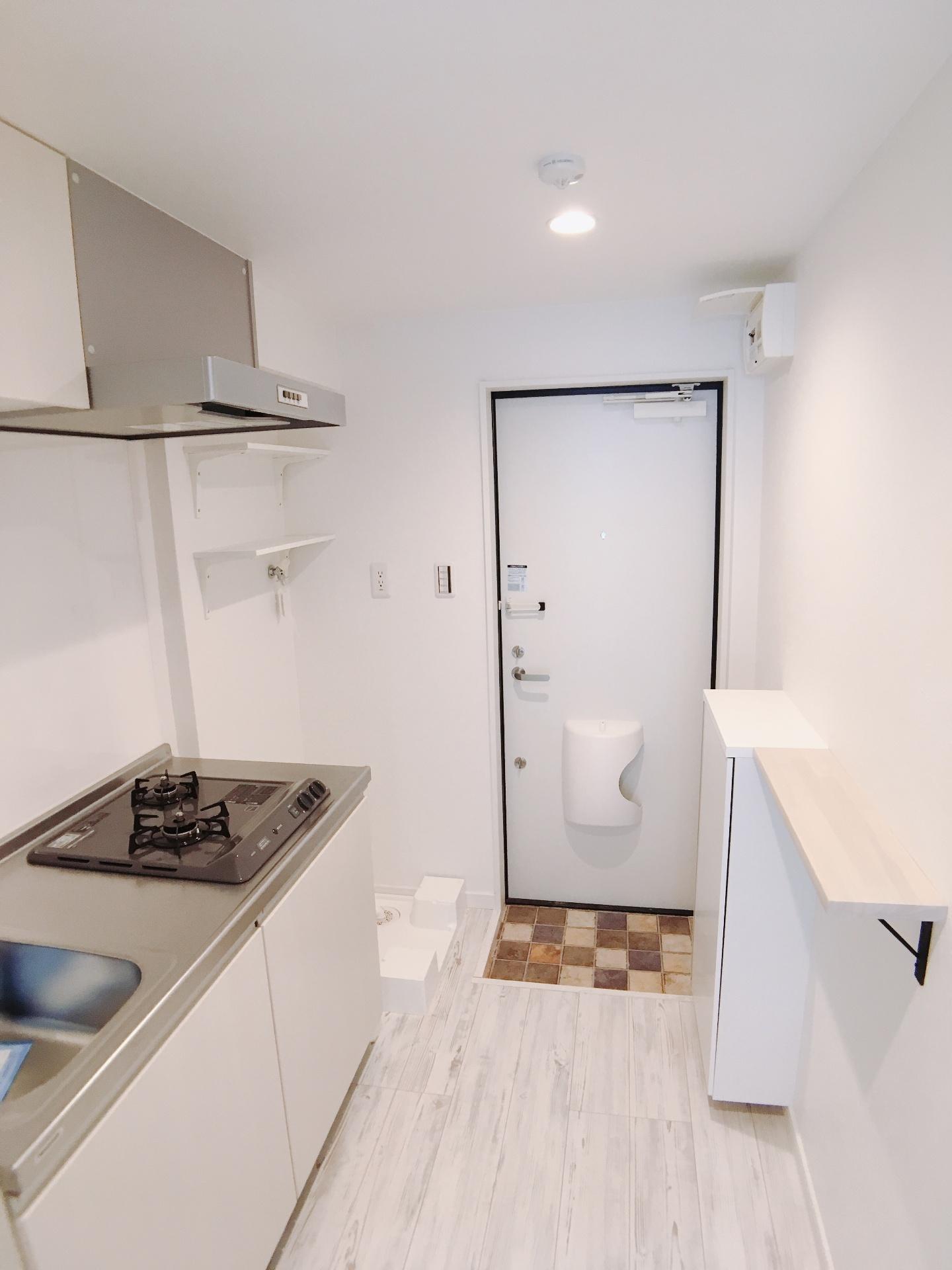 ヴィンティア鶴川 居室も含めフローリングはお洒落なホワイトペイントで統一。