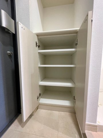 グラントゥルース桜台駅前 収納