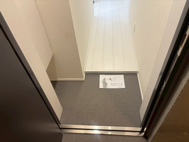 ピースフルパレス世田谷202号室 玄関