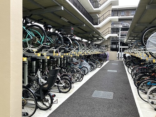 グレーシア湘南平塚海岸3階 駐輪場