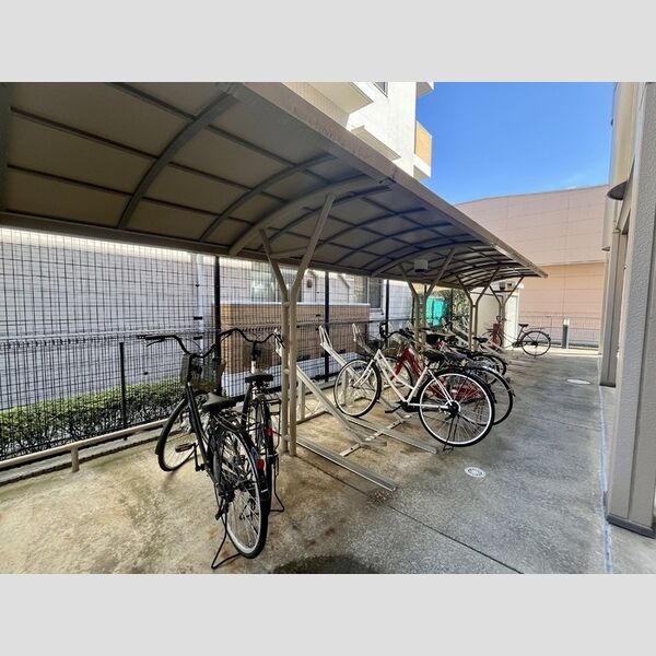 クレインコート　弐番館203号室 駐輪場