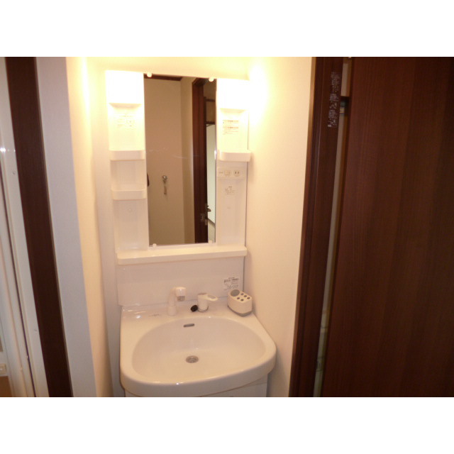 アンプルール フェールTheEarth 内観