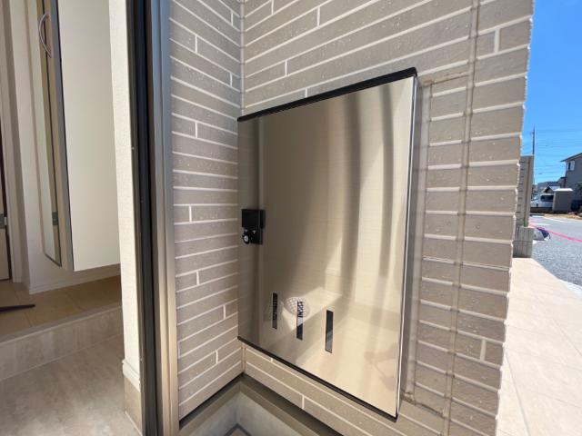 ポムクロシェット101号室 宅配BOX