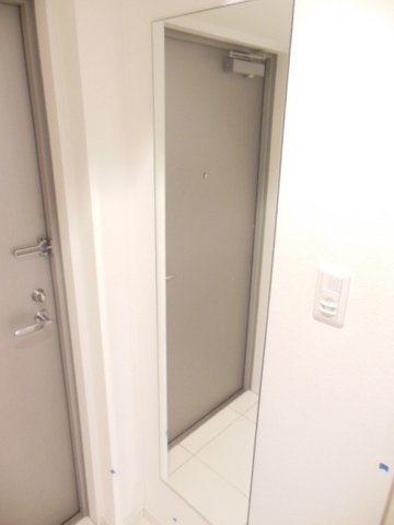 グランド・ガーラ新横浜South9階 女性に嬉しい姿見鏡付き