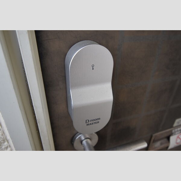 グリーンハイツ 玄関ドア(ICカード&暗証番号どちらも使用できます)