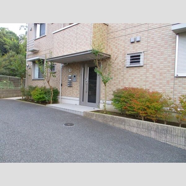 チェルニー エントランス