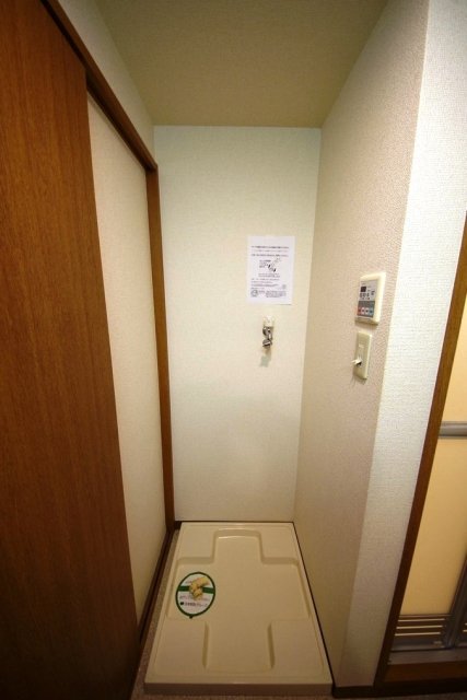 グリフィン新横浜・アリーナ前 室内洗濯機置場