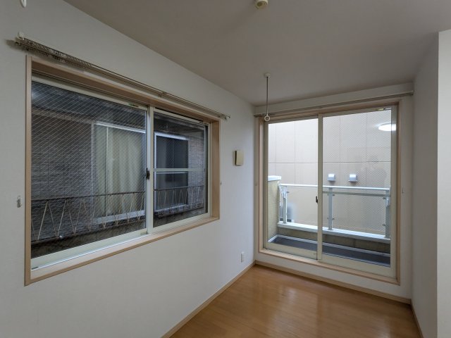 セラフィム リビング