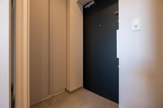 Lighthouse西新宿8階 玄関