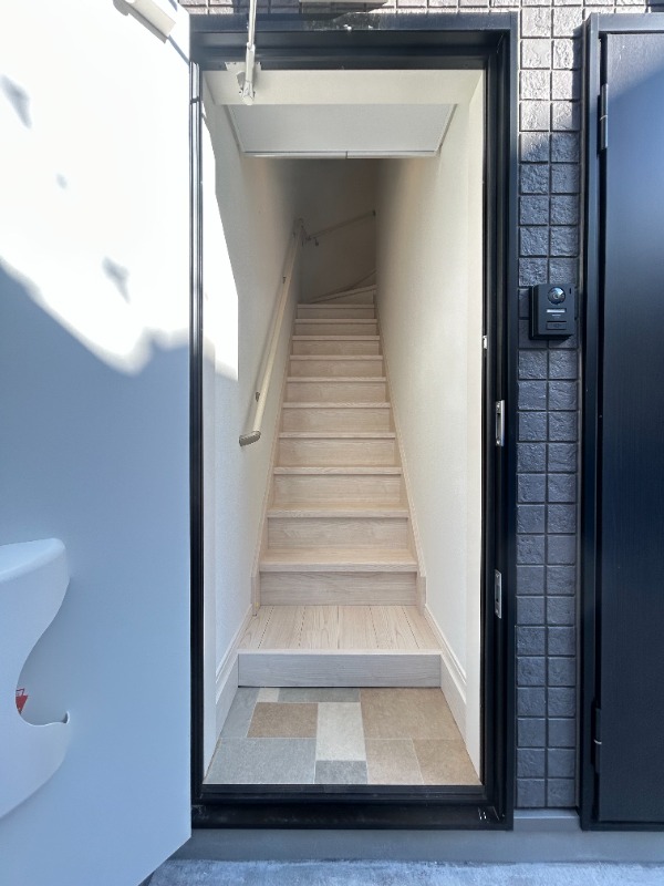 マウ東高円寺2階 玄関