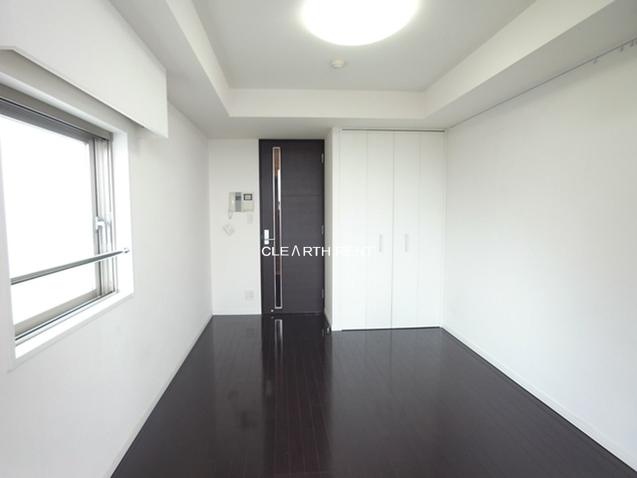 コンシェリア・デュー代々木公園8階 ダークブラウンのフローリングがシックな雰囲気を演出