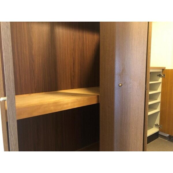 エメロード長沼 玄関