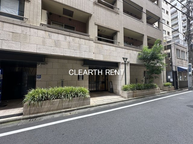 パレステュディオ銀座二丁目3階 天然石をふんだんに使用した豪華なエントランス