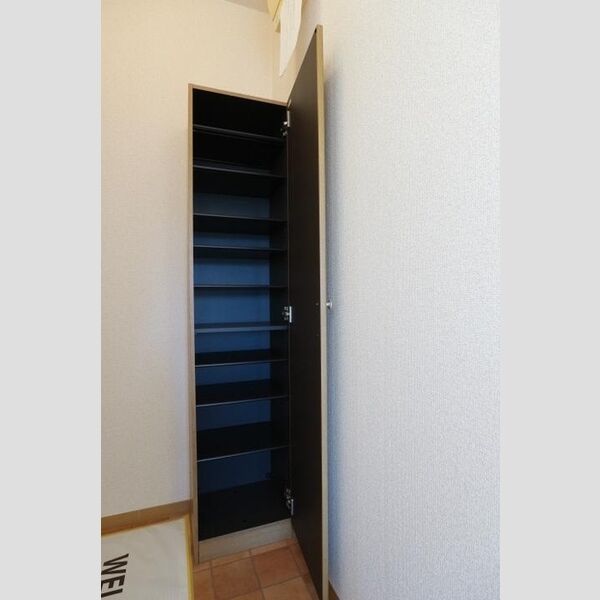 フラッツ・シゲ302号室 シューズボックス