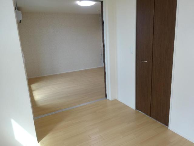 アイリスガーデンⅠ201号室 洋室