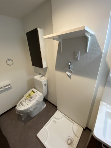 ベイルーム小田栄101号室 トイレ