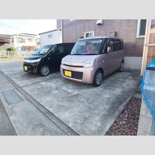 リバーストーン　A202号室 駐車場