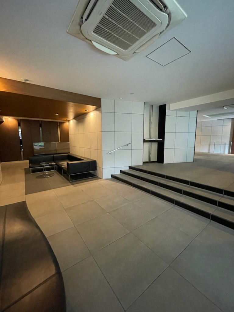 プレシス横濱紅葉坂 エントランス